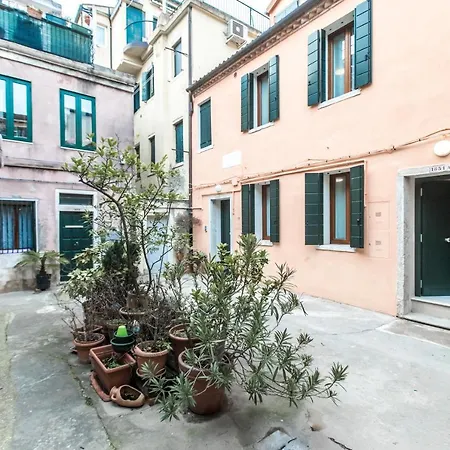 Venetian Superior R&r * البندقية
